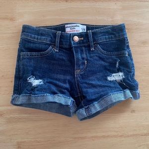 Abercrombie Kids 5/6 Distressed Mid Rise Mid Short